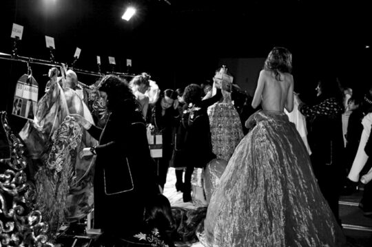Backstage Guo Pei Parigi