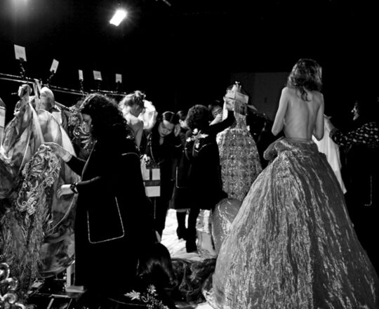 Backstage Guo Pei Parigi