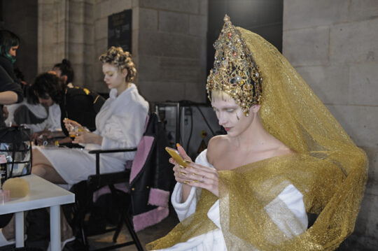 Backstage Guo Pei Parigi