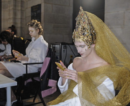 Backstage Guo Pei Parigi