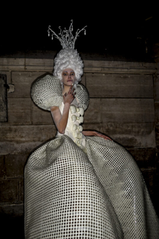 Backstage Guo Pei Parigi